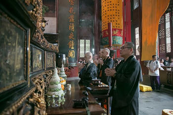 杭州の古刹・霊隠寺を参拝